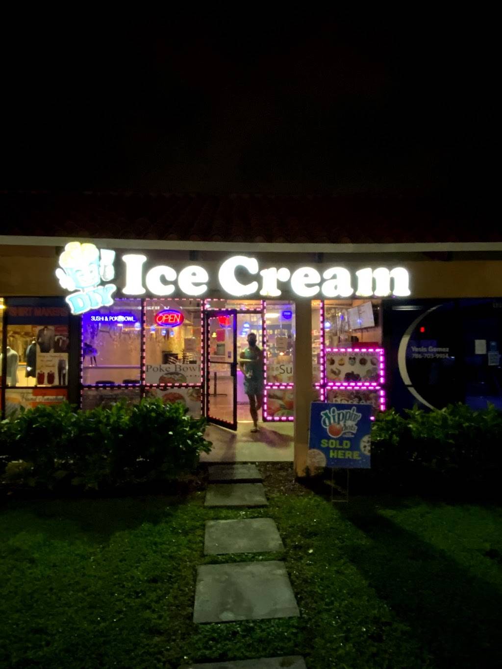 DIY ice cream roll & poke bowl&sushi | 13027 SW 112th St, Miami, FL 33186, USA | Phone: (786) 762-2475