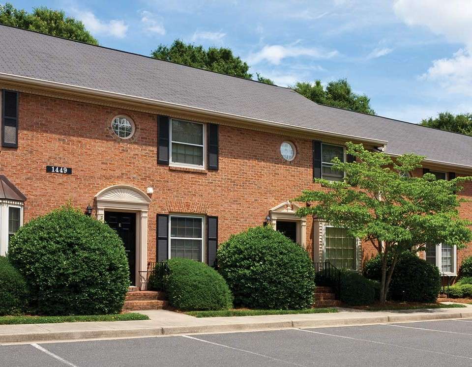 Marsh Properties Leasing Office | 215 Poindexter Dr, Charlotte, NC 28209, USA | Phone: (704) 523-4245