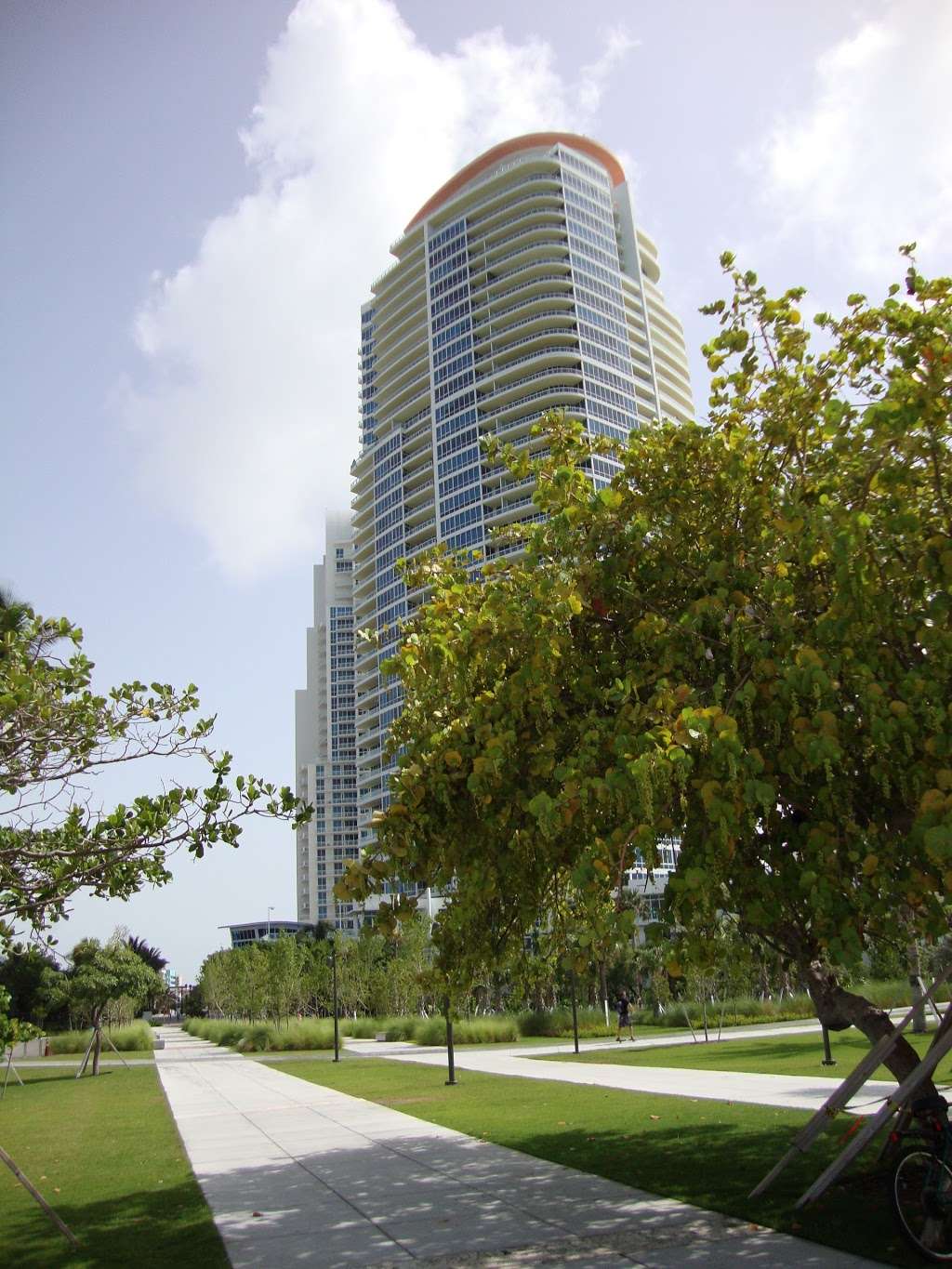 Continuum South Beach Sales - BillAndBryanTeam | 100 South Pointe Dr, Miami Beach, FL 33139, USA | Phone: (305) 374-3434