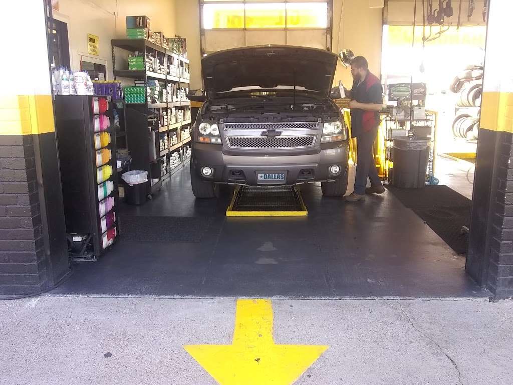 10 minute oil change | 2945 N Garland Ave, Garland, TX 75040, USA | Phone: (972) 530-9200