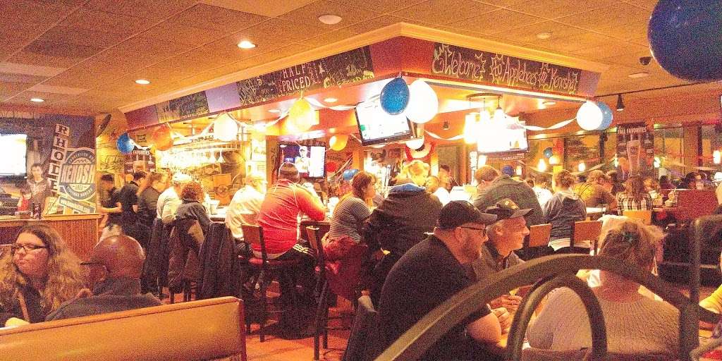 Applebees Grill + Bar | 6950 75th St, Kenosha, WI 53142, USA | Phone: (262) 942-7190