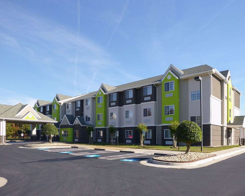 Quality Inn & Suites Ashland Near Kings Dominion | 107 N Carter Rd, Ashland, VA 23005, USA | Phone: (804) 521-2377