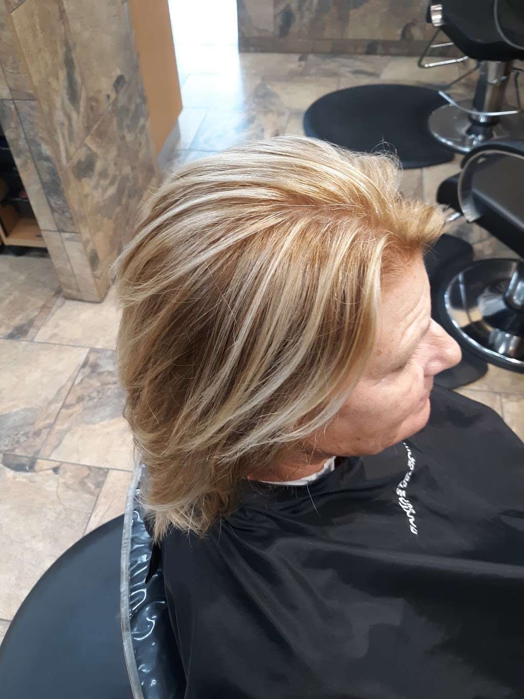 Fantastic Sams Cut & Color | 721 Kristine Way, The Villages, FL 32163, USA | Phone: (352) 750-1001