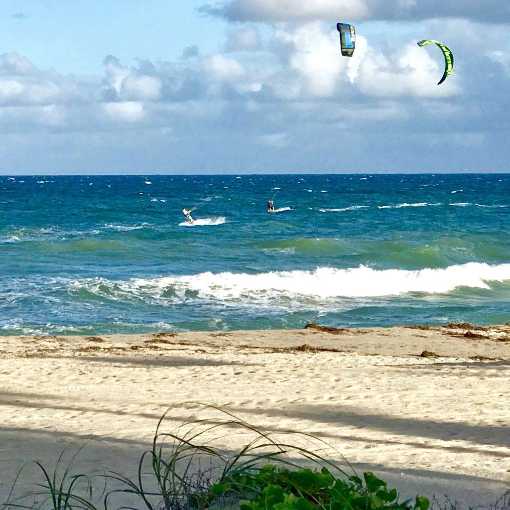 Kiteboarding beach. | Fort Lauderdale, FL 33316, USA