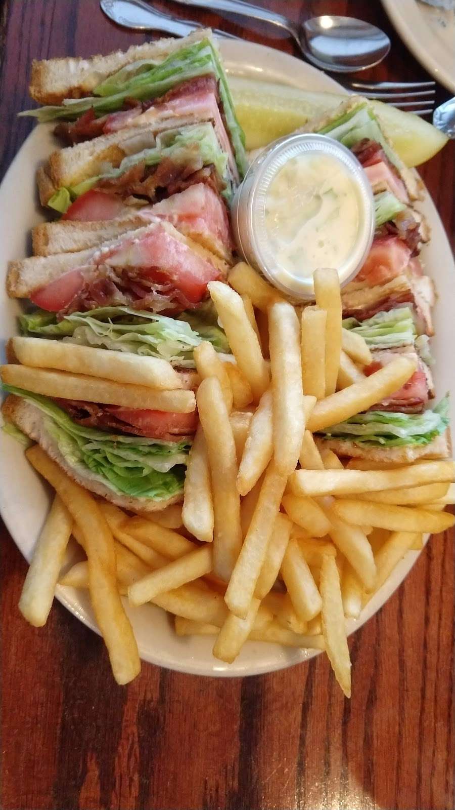 Hillside Restaurant | 804 Barron Blvd, Grayslake, IL 60030, USA | Phone: (847) 548-1008