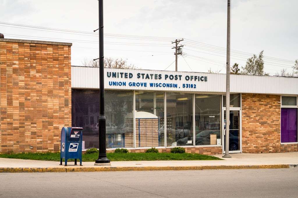 United States Postal Service | 830 Main St, Union Grove, WI 53182, USA | Phone: (800) 275-8777