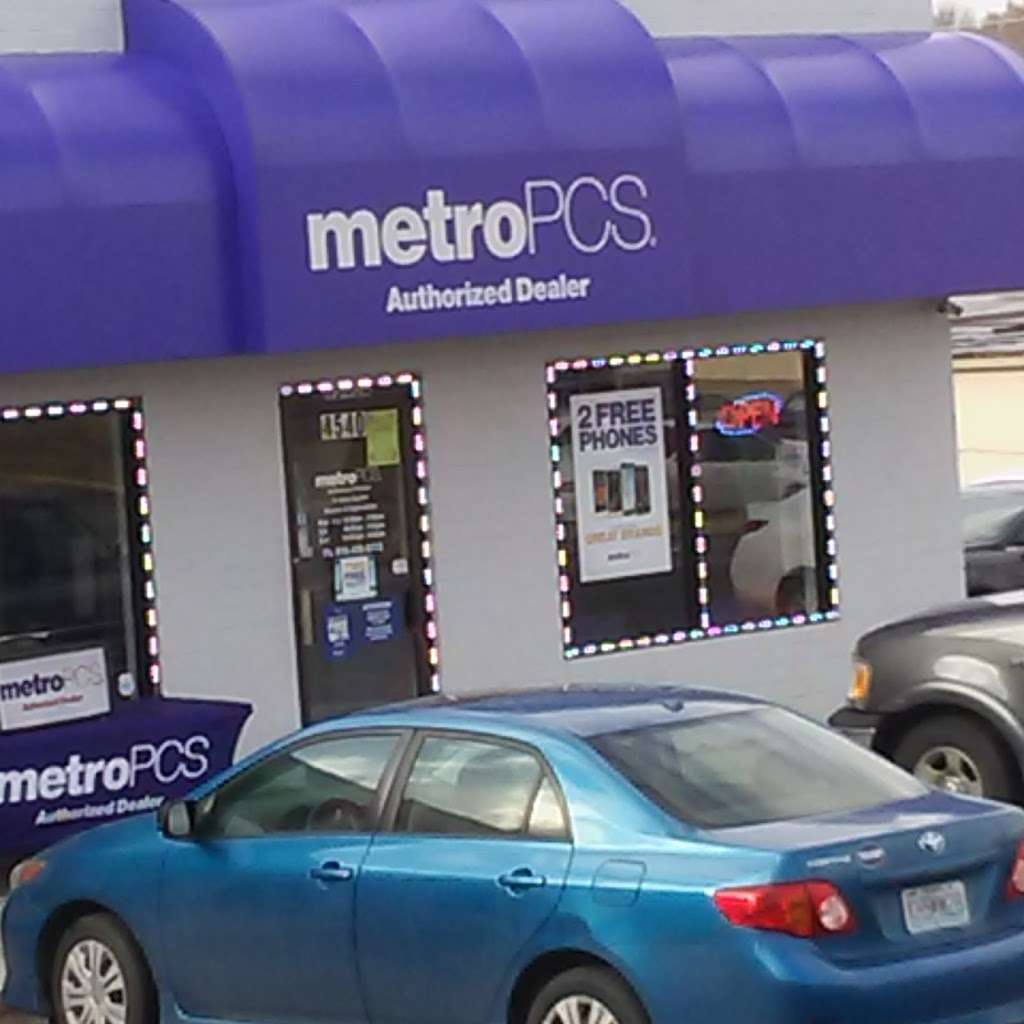 Metro by T-Mobile | 4540 S Noland Rd, Independence, MO 64055, USA | Phone: (816) 478-0775