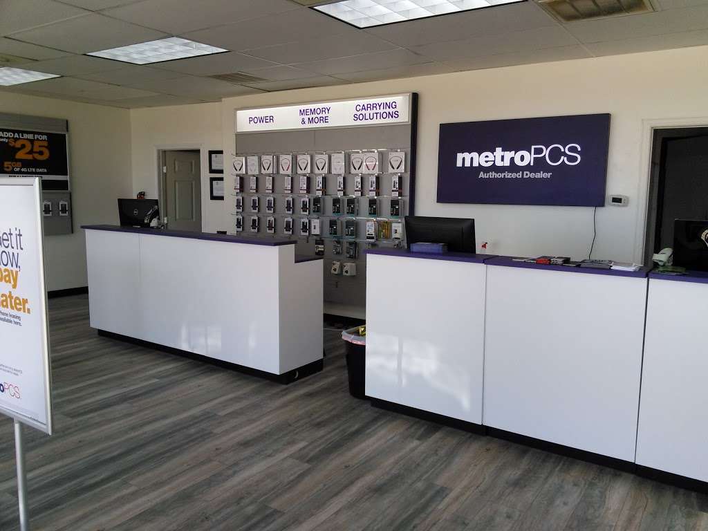 Metro by T-Mobile | 3007 S Carrier Pkwy #207, Grand Prairie, TX 75052, USA | Phone: (469) 610-5150