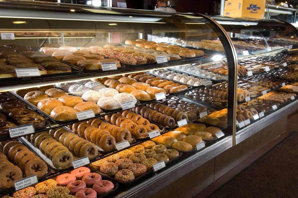 LaMars Donuts and Coffee | 9926 Holmes Rd, Kansas City, MO 64131 | Phone: (816) 941-9595