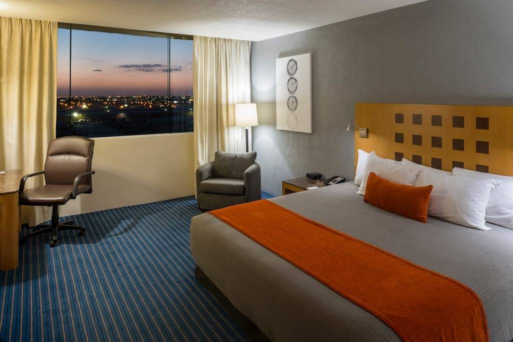 Real Inn Hotel | Av Reforma 5430, Lagos, 88290 Nuevo Laredo, Tamps., Mexico | Phone: 867 711 0300