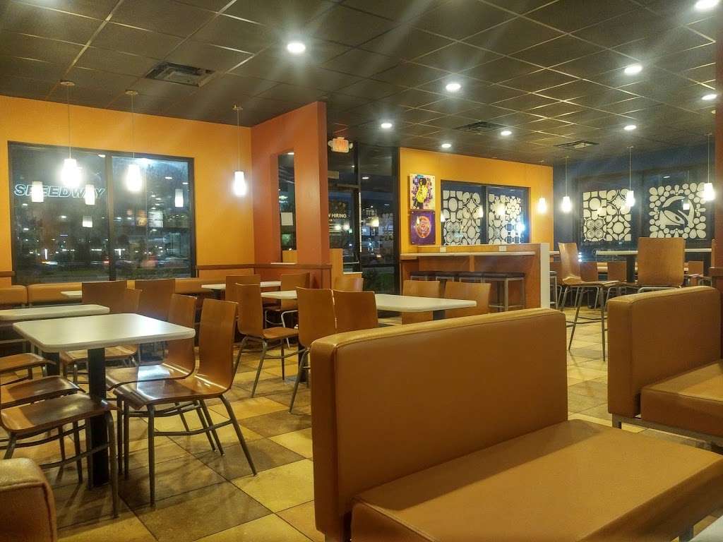 Taco Bell | 2140 W International Speedway Blvd, Daytona Beach, FL 32114, USA | Phone: (386) 254-8226