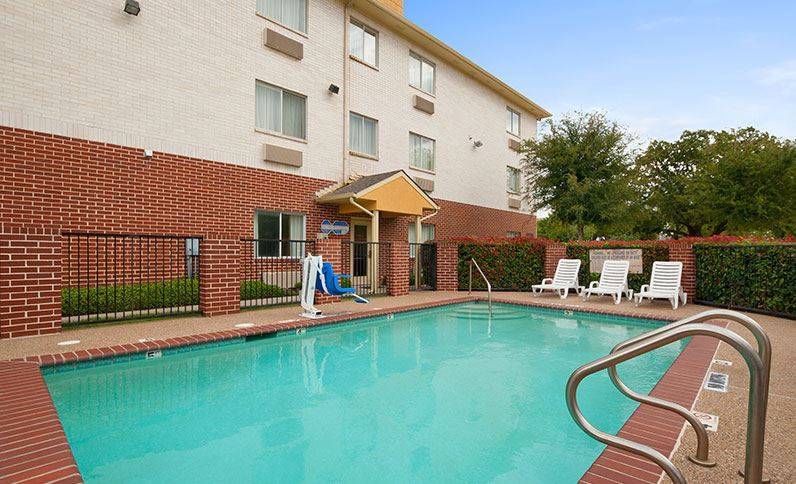 Days Inn & Suites by Wyndham Dallas | 2334 W Northwest Hwy, Dallas, TX 75220, USA | Phone: (469) 249-9409