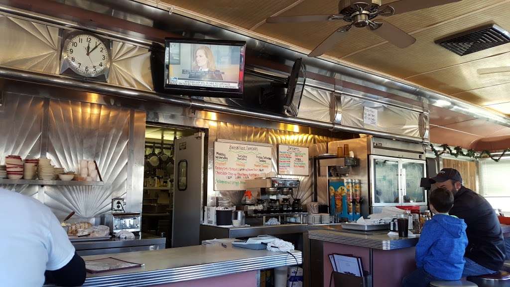 Frost Diner | 55 Broadview Ave, Warrenton, VA 20186, USA | Phone: (540) 347-3047