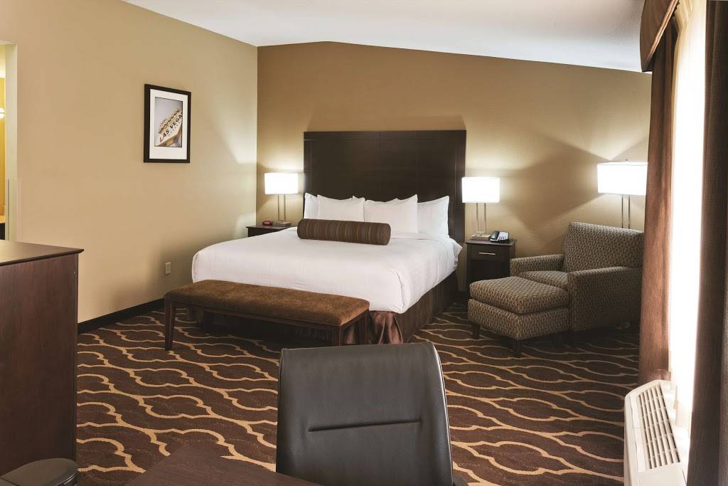 La Quinta Inn & Suites by Wyndham Las Vegas Tropicana | 4975 S Valley View Blvd, Las Vegas, NV 89118, USA | Phone: (702) 798-7736