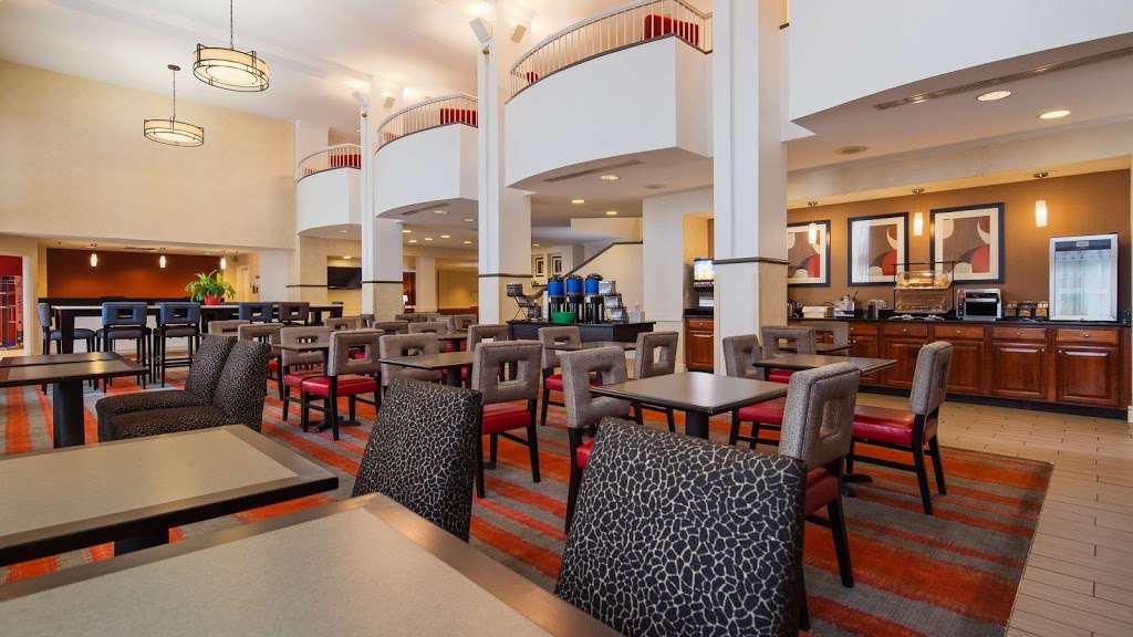 Best Western Plus BWI Airport North Inn & Suites | 6055 Belle Grove Rd, Baltimore, MD 21225 | Phone: (410) 789-7223