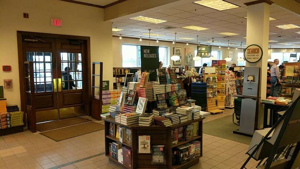 Barnes & Noble | 240 US-22, Springfield Township, NJ 07081 | Phone: (973) 376-8544