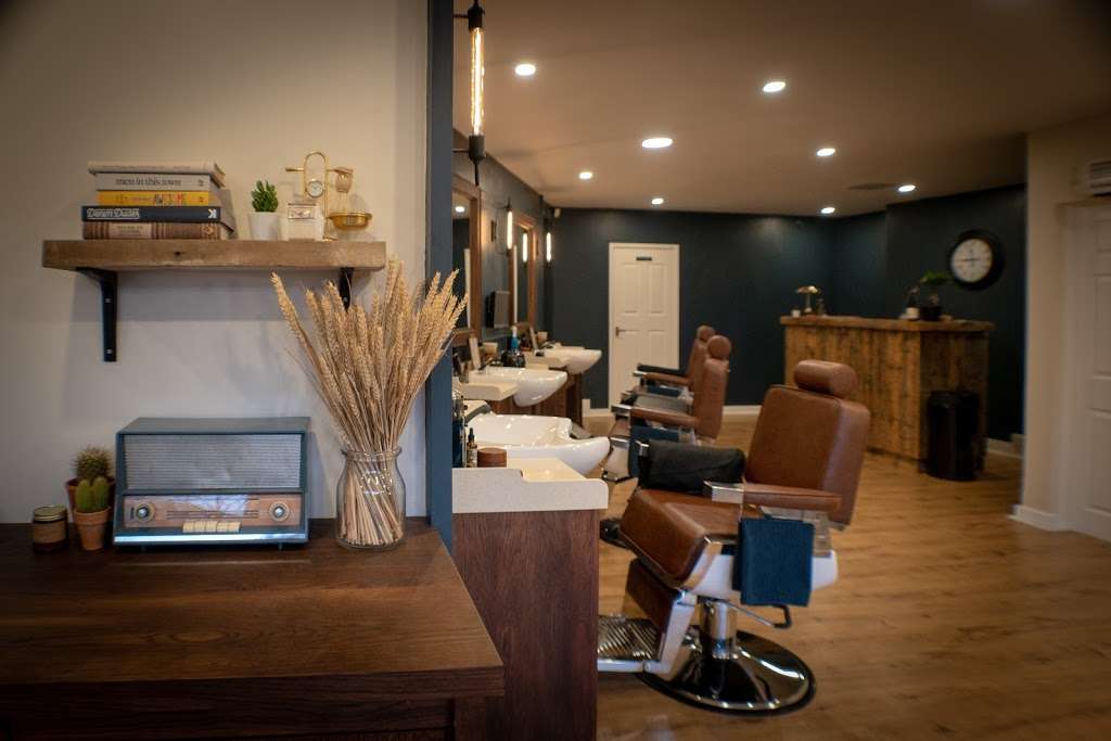 MIDPOINT BARBER SHOP | 1 Station Ln, Hornchurch RM12 6JL, UK | Phone: 01708 606953