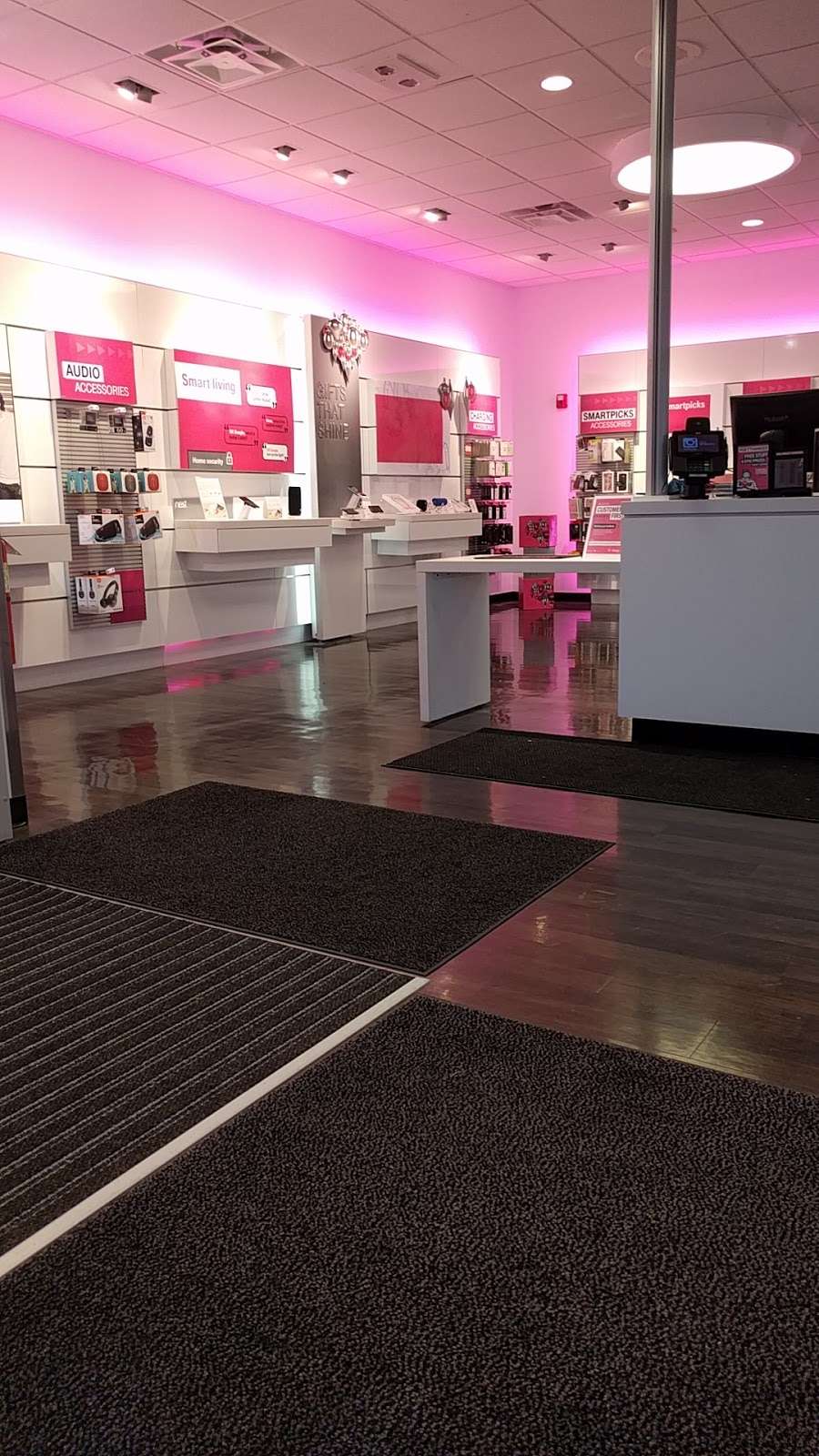 T-Mobile | 288 Hartford Ave, Bellingham, MA 02019 | Phone: (508) 966-0591