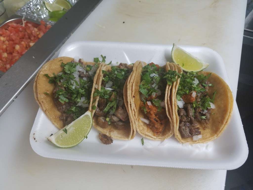 Taqueria La Vecindad | 5811 W Oklahoma Ave, Milwaukee, WI 53219 | Phone: (414) 394-1038