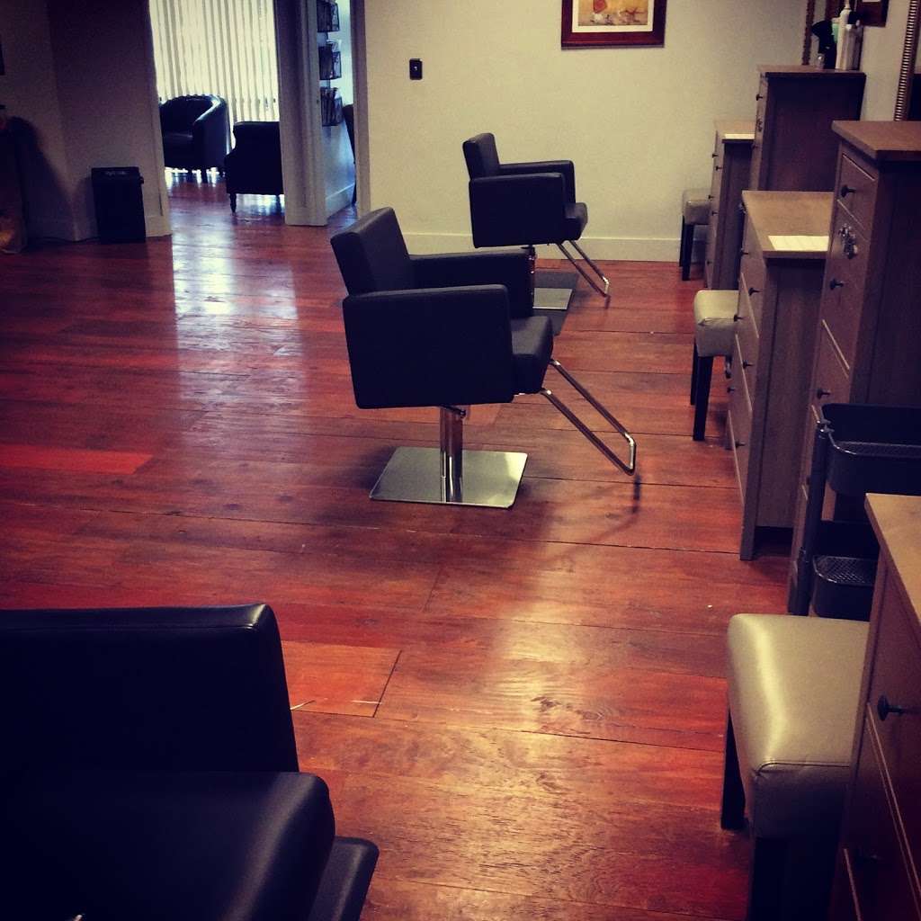 J and Company Hair Studio | 2335 Temple Trail #3, Winter Park, FL 32789, USA | Phone: (407) 485-4247