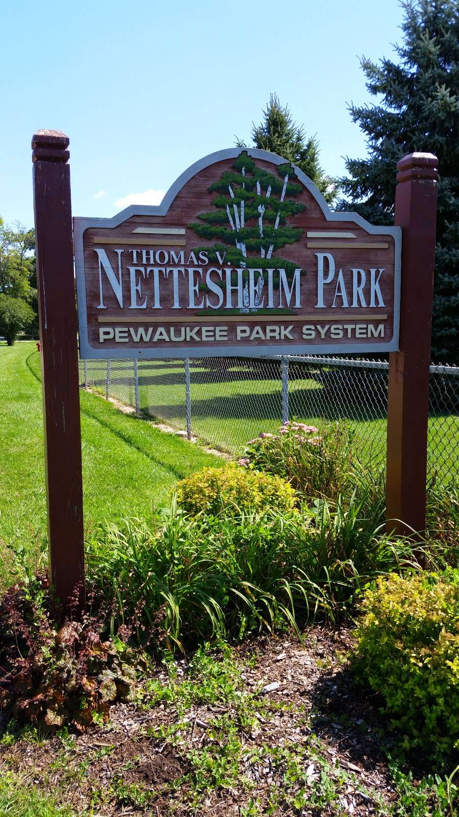 Pewaukee Nettesheim Park | N26W27495 Prospect Ave, Pewaukee, WI 53072, USA | Phone: (262) 691-7275