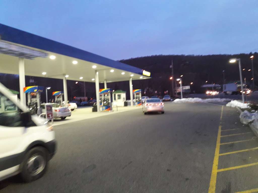 BP Gas Station | 144 NJ-17, Mahwah, NJ 07430