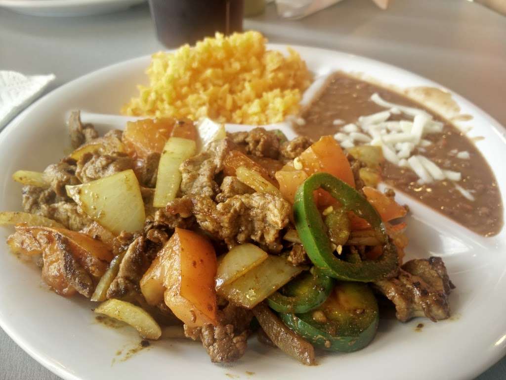 Sazón Cocina Mexicana | 910 W Glen Flora Ave, Waukegan, IL 60085 | Phone: (847) 249-0985