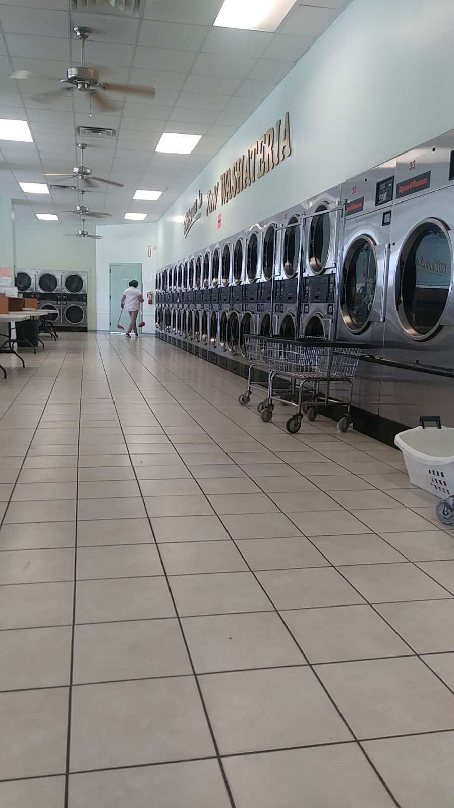 T & N Washateria | 8621 W Airport Blvd, Houston, TX 77071, USA | Phone: (713) 779-6899