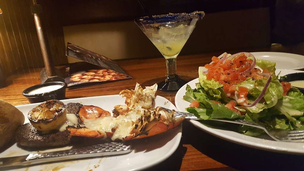 LongHorn Steakhouse | 2120 S Christopher Columbus Blvd, Philadelphia, PA 19148, USA | Phone: (215) 218-9600