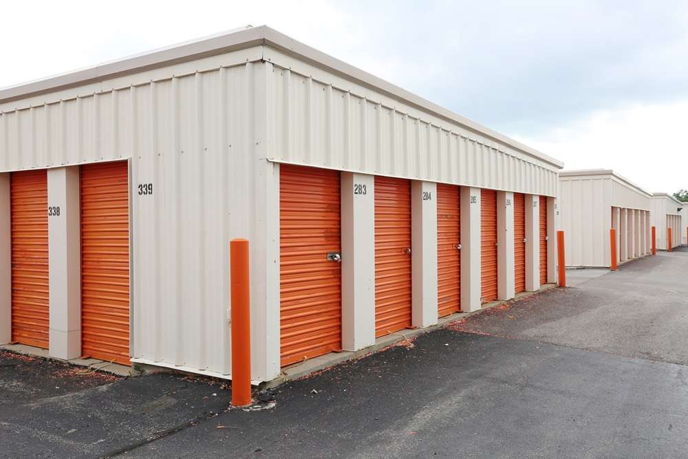 Public Storage | 1000 E Lake St, Hanover Park, IL 60133, USA | Phone: (630) 283-1695