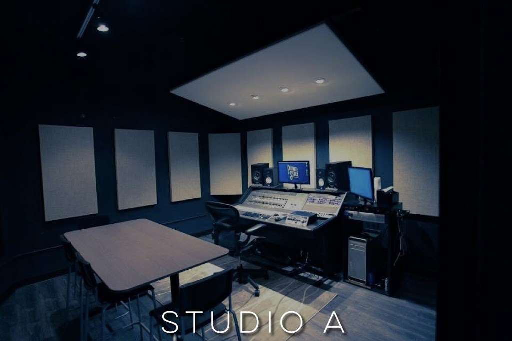 Private Stock Studios | 4255 N Knox Ave Suite 155, Chicago, IL 60641 | Phone: (773) 599-8600