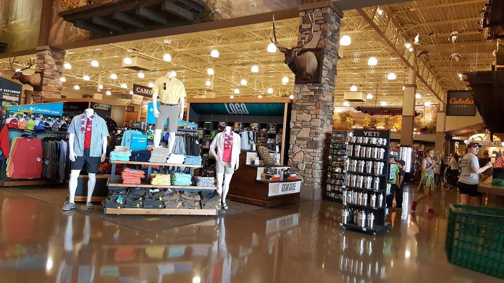 Cabelas | 13725 Cabela Pkwy, Noblesville, IN 46060, USA | Phone: (317) 565-6400