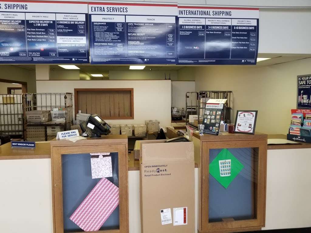 United States Postal Service | 1420 E Algonquin Rd, Algonquin, IL 60102 | Phone: (800) 275-8777