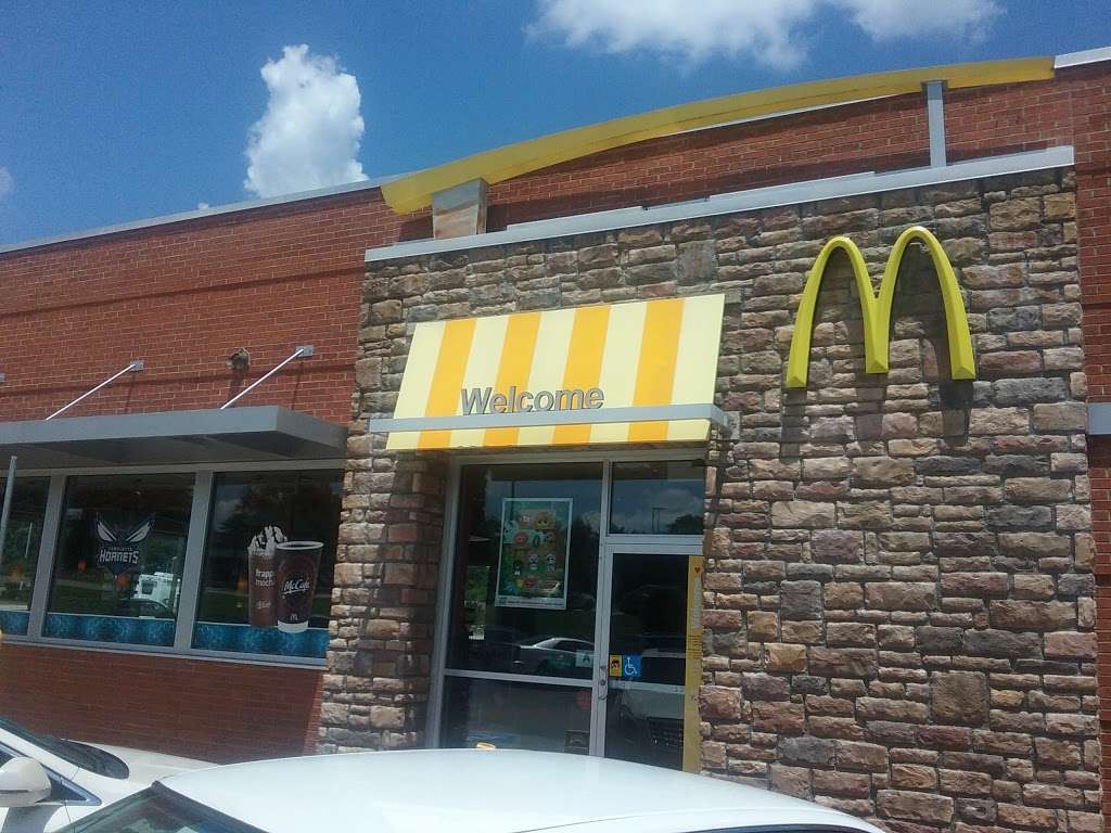 McDonalds | 203 S Van Lingle Mungo Blvd, Pageland, SC 29728 | Phone: (843) 672-6221