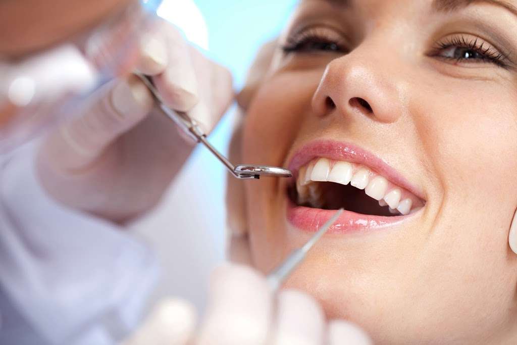 Golombeck Irving DDS | 24 Arleigh Rd, Great Neck, NY 11021, USA | Phone: (516) 487-0314