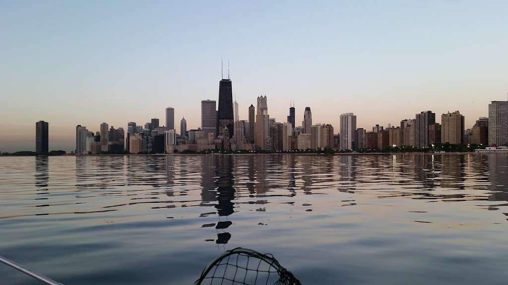 Skyline Fishing Charters | 2 W Belmont Harbor Dr, Chicago, IL 60657, USA | Phone: (312) 206-8800