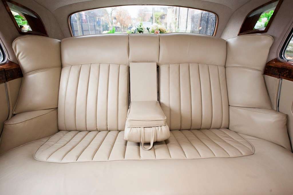 Wedding Car Hire London - LuxWeddingCar ltd | 10, Norton House, Roman Rd, London E2 0ST, UK | Phone: 020 8980 3778