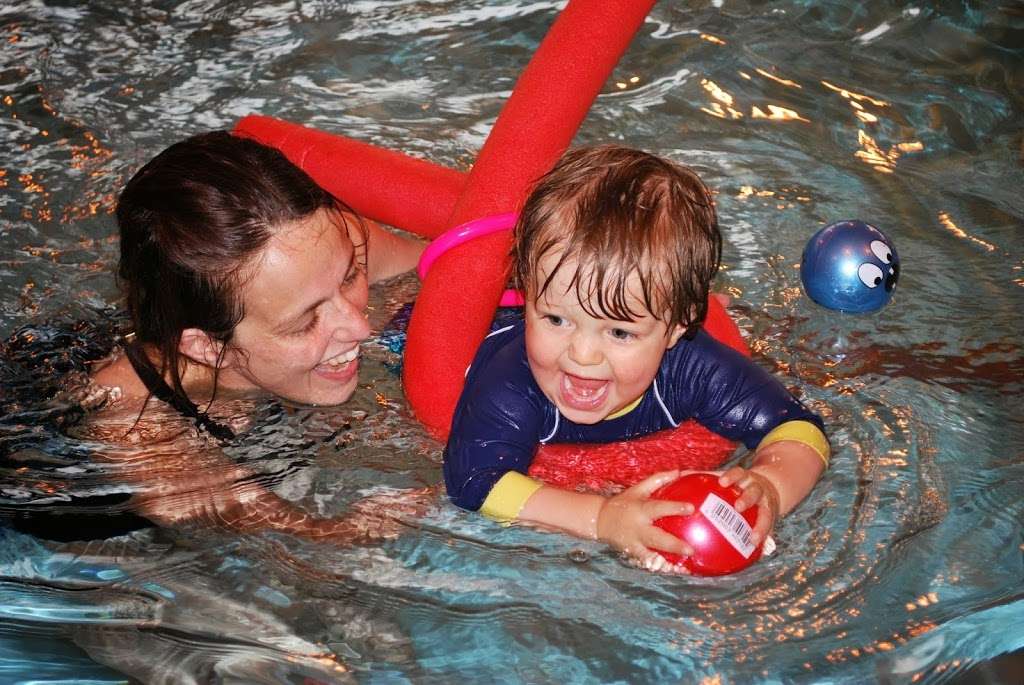 Blue Wave Swim School | 128 Astonville St, London SW18 5AG, UK | Phone: 020 8090 1415