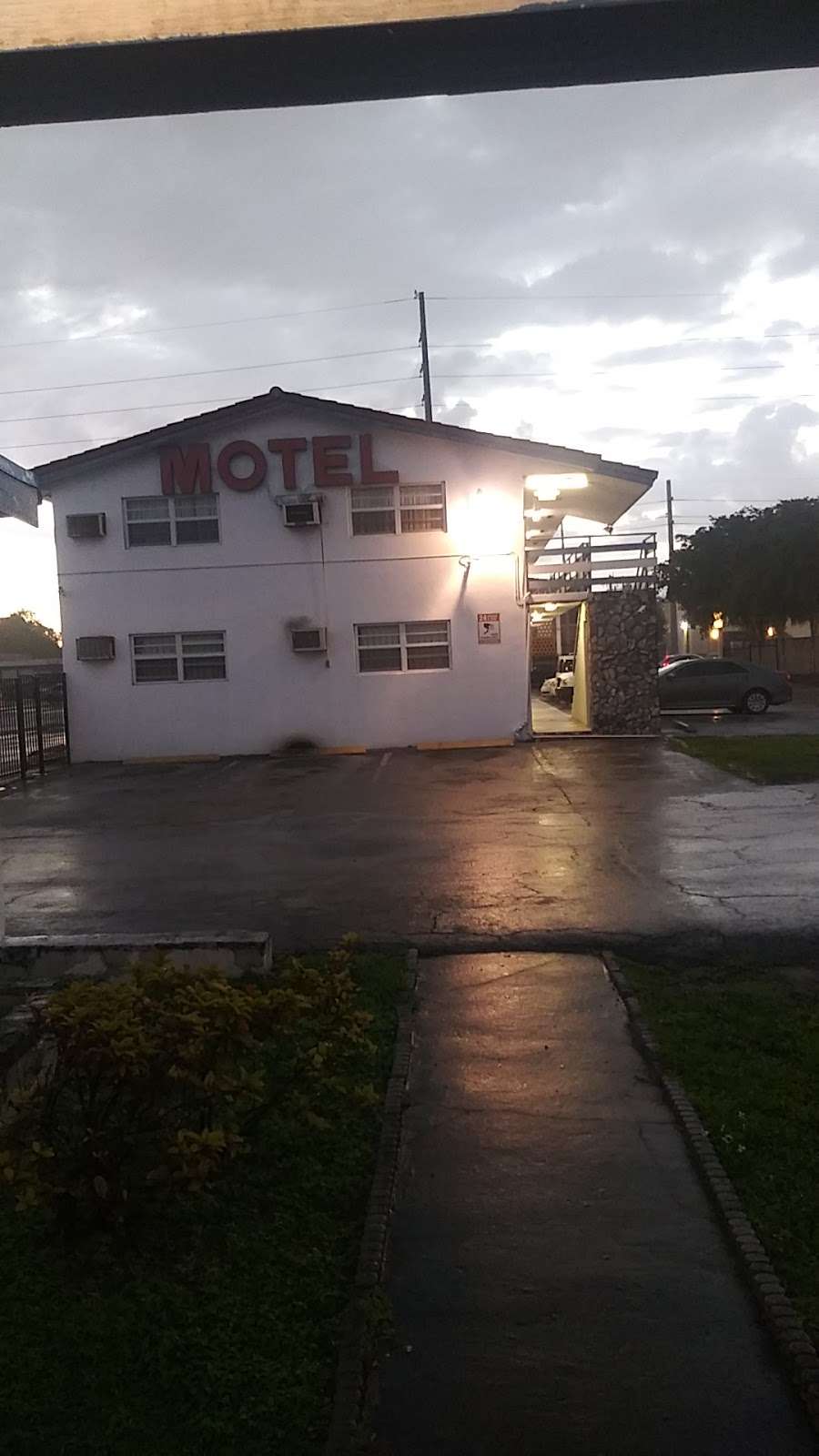 Motel Seven | 13445 NW 7th Ave, North Miami, FL 33168, USA | Phone: (305) 681-8721