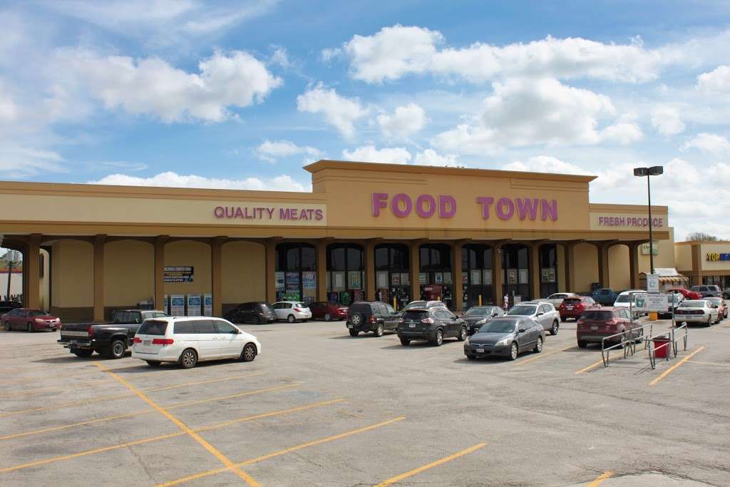 Food Town | 5 Uvalde Rd, Houston, TX 77015 | Phone: (713) 451-1355