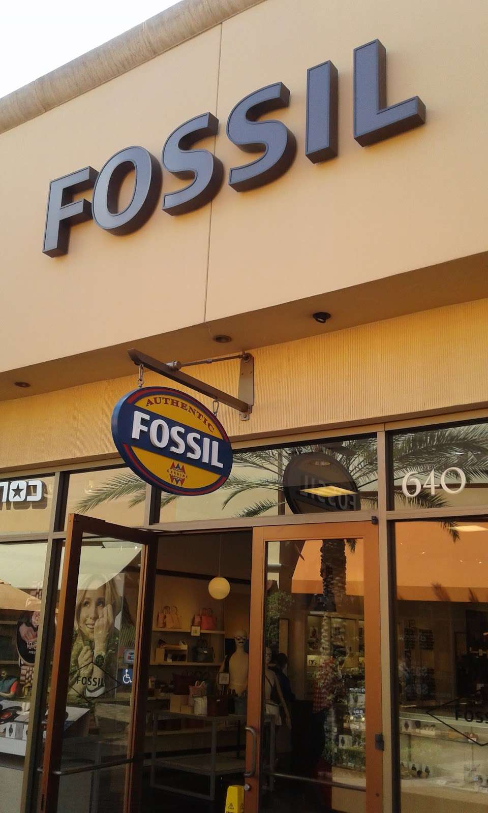 Fossil Outlet Store | 100 Citadel Dr #640, Commerce, CA 90040 | Phone: (323) 728-8286