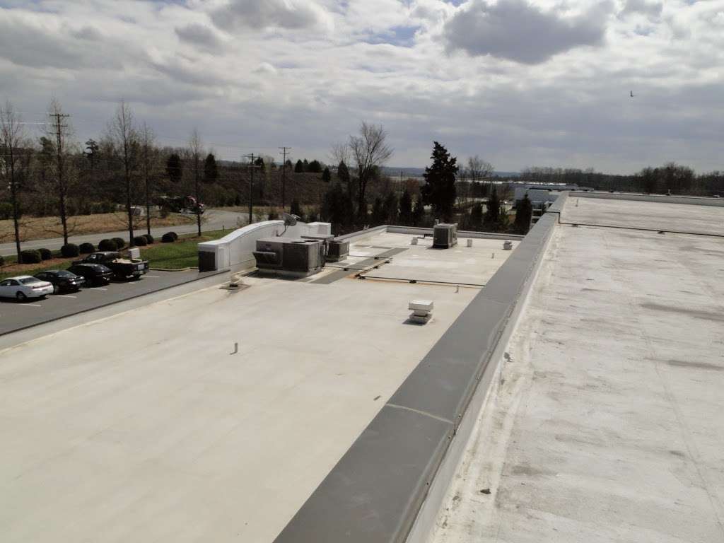 Under 1 Roof Construction | 272 Bridgewater Ln, Mooresville, NC 28117, USA | Phone: (704) 896-1700