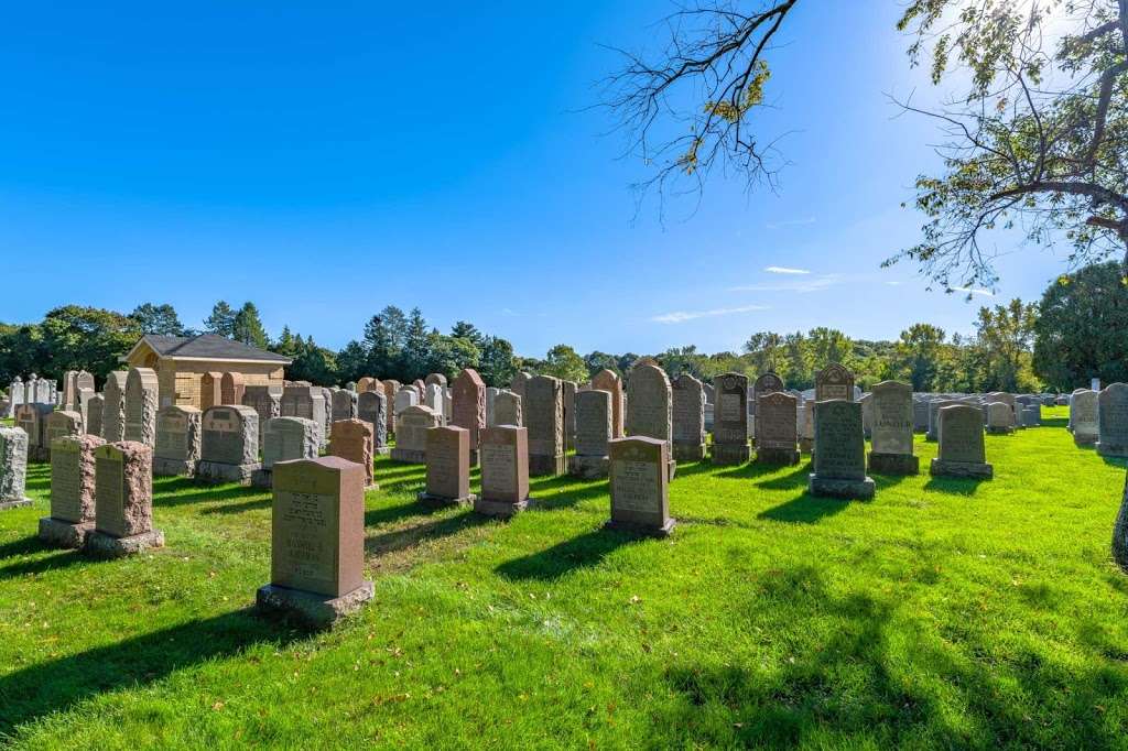 Pride of Lynn Cemetery/Chevra Mishna Cemetery | Lake Shore Rd, Lynn, MA 01904, USA | Phone: (978) 594-4249