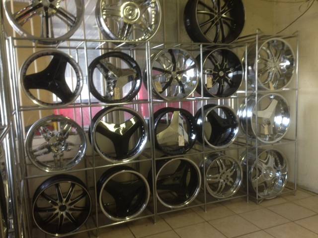 All Discount Tires | 3428 E Berry St, Fort Worth, TX 76105, USA | Phone: (817) 534-5400