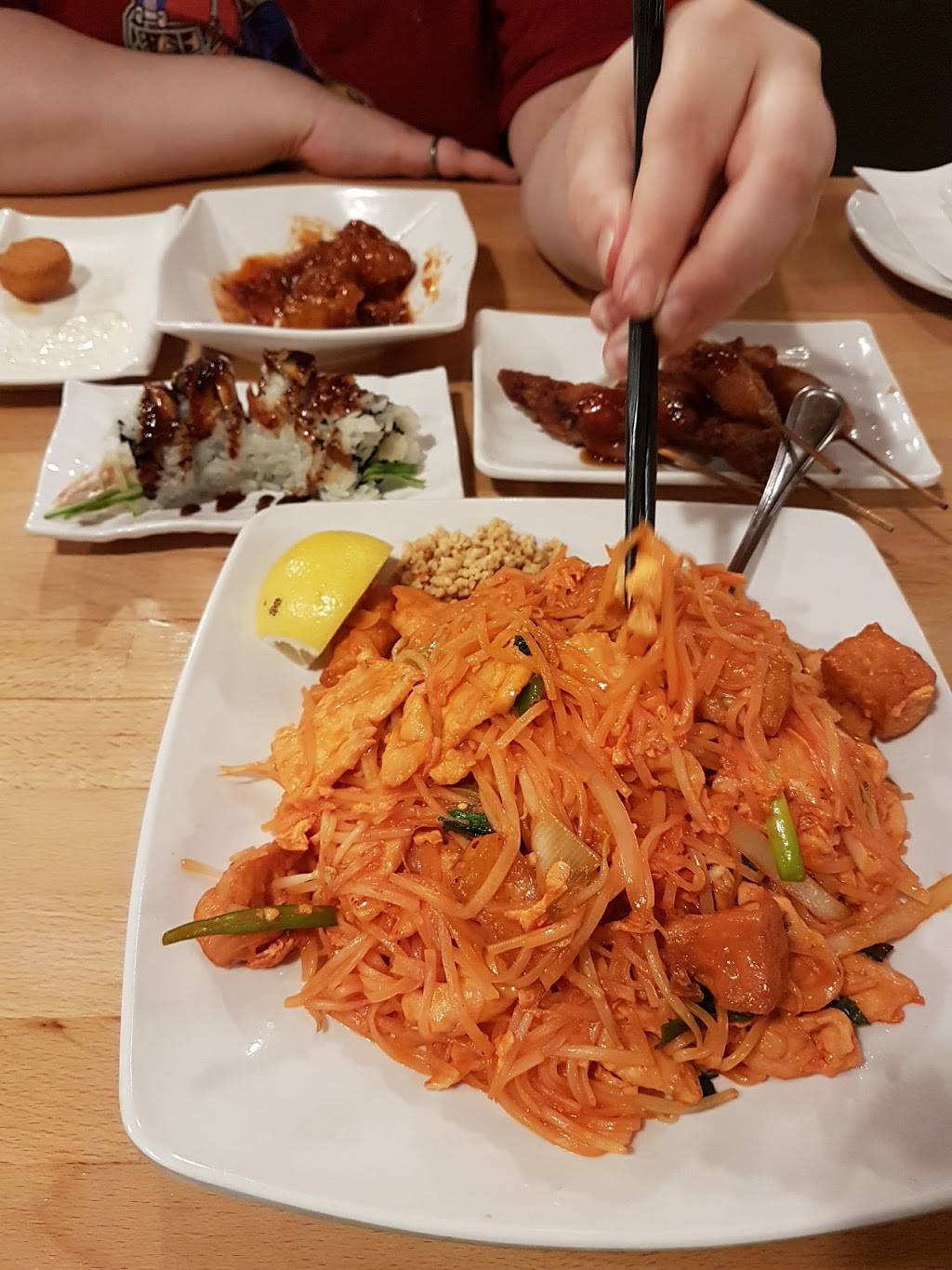 Taka Japanese Sushi and Thai Food Restaurant | 5011 Legacy Park Dr, Windsor, ON N8W 5S6, Canada | Phone: (519) 972-3222