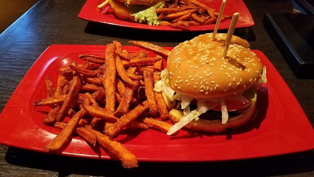 Red Robin Gourmet Burgers and Brews | 3903 Grand Ave, Chino, CA 91710, USA | Phone: (909) 591-7909