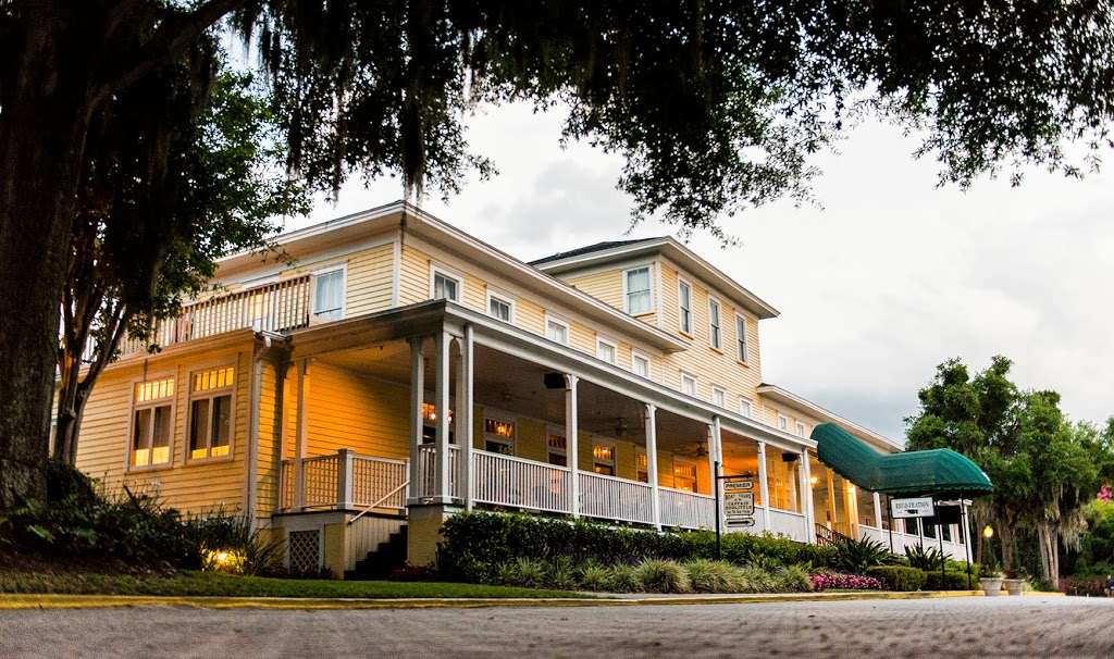 Lakeside Inn | 100 Alexander St, Mt Dora, FL 32757, USA | Phone: (352) 383-4101