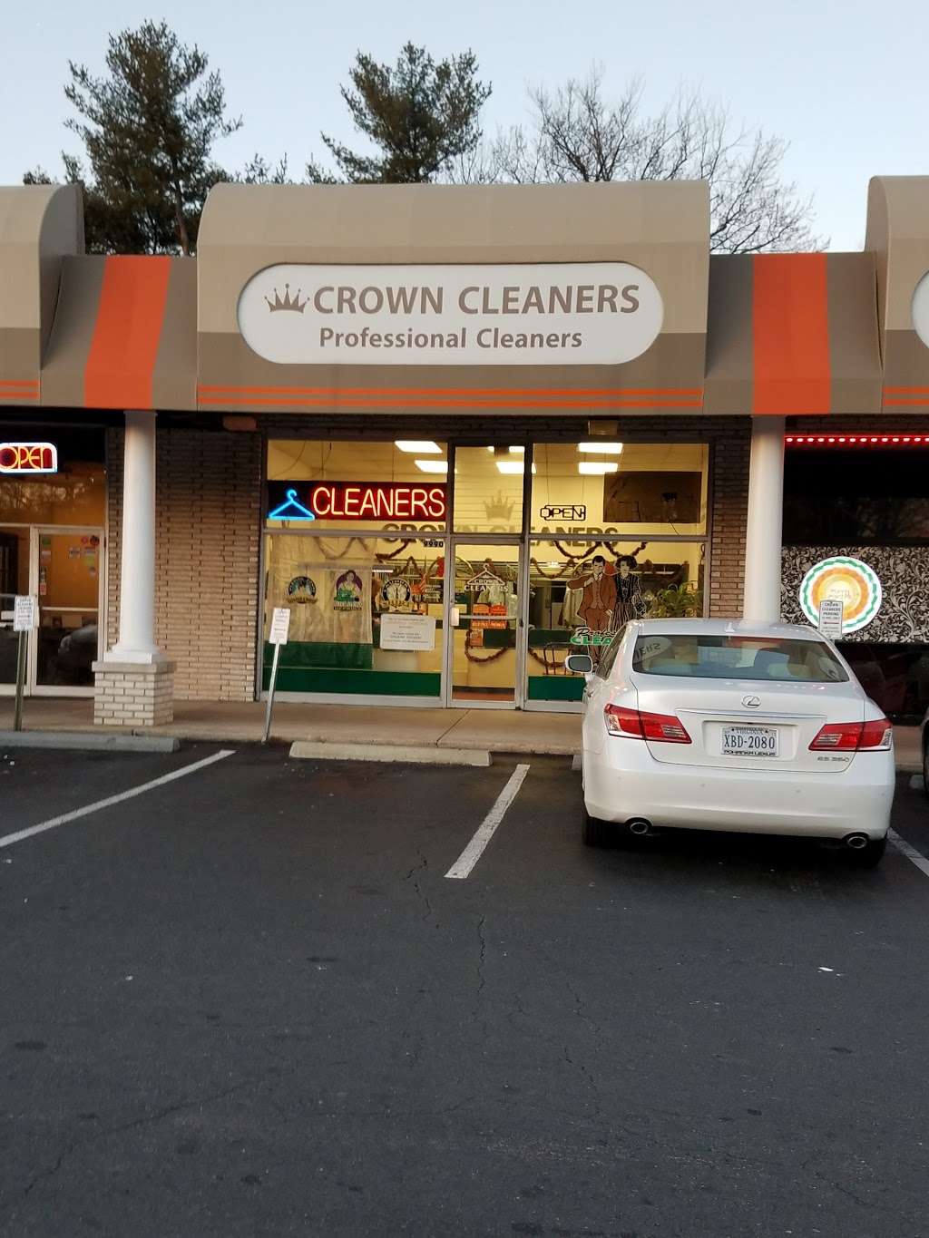 Crown Cleaners | 9990 Main Street, Fairfax, VA 22031 | Phone: (703) 273-8894