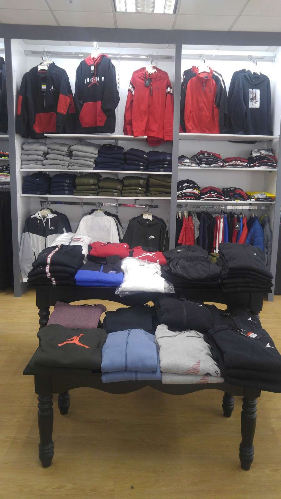 Sports n Fashion | 3252 W 87th St, Chicago, IL 60652 | Phone: (773) 776-3187