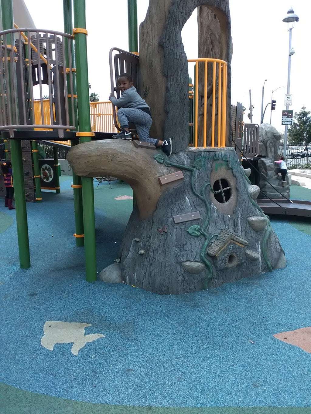 Vermont Gage Pocket Park | 963-999 W Gage Ave, Los Angeles, CA 90044, USA